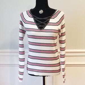 NWOT💓Must Have Sweater♡